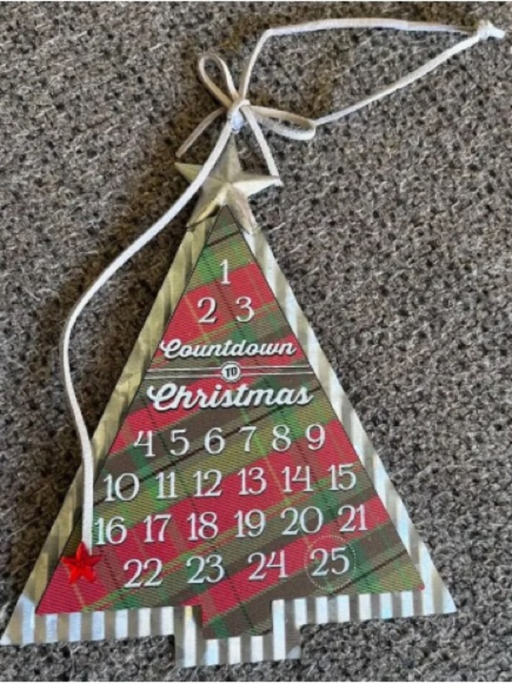 Festive Countdown to Christmas Tree Plaque - Red & Green